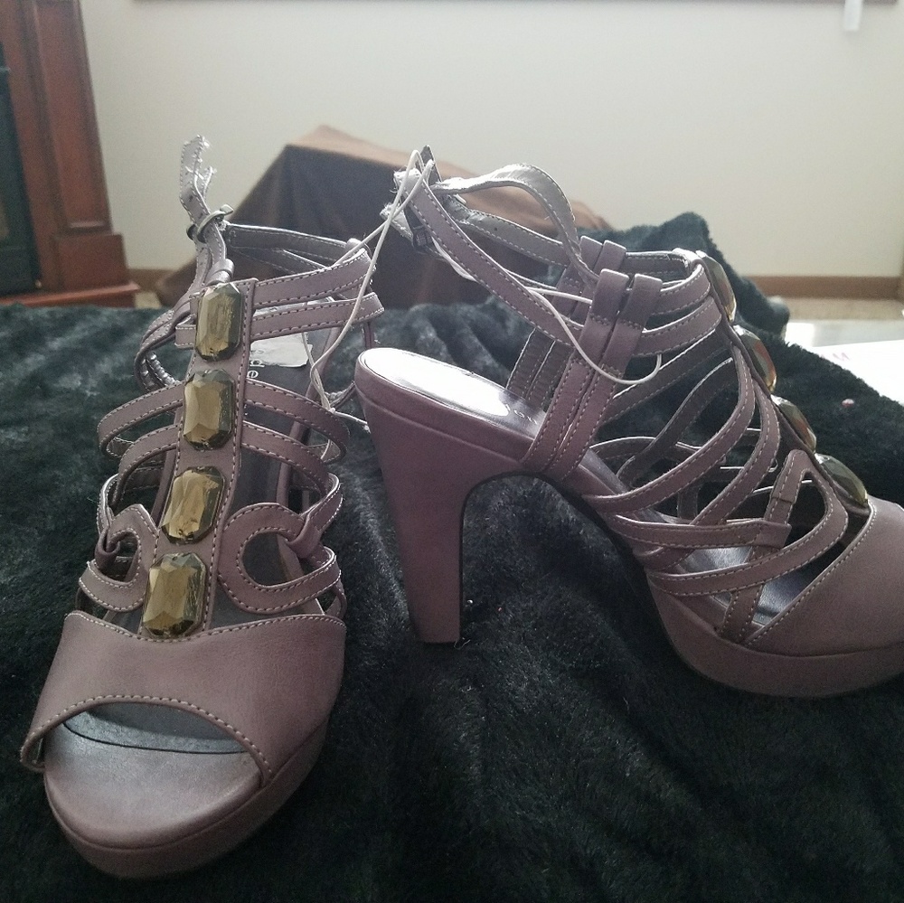 Lilac strappy heels